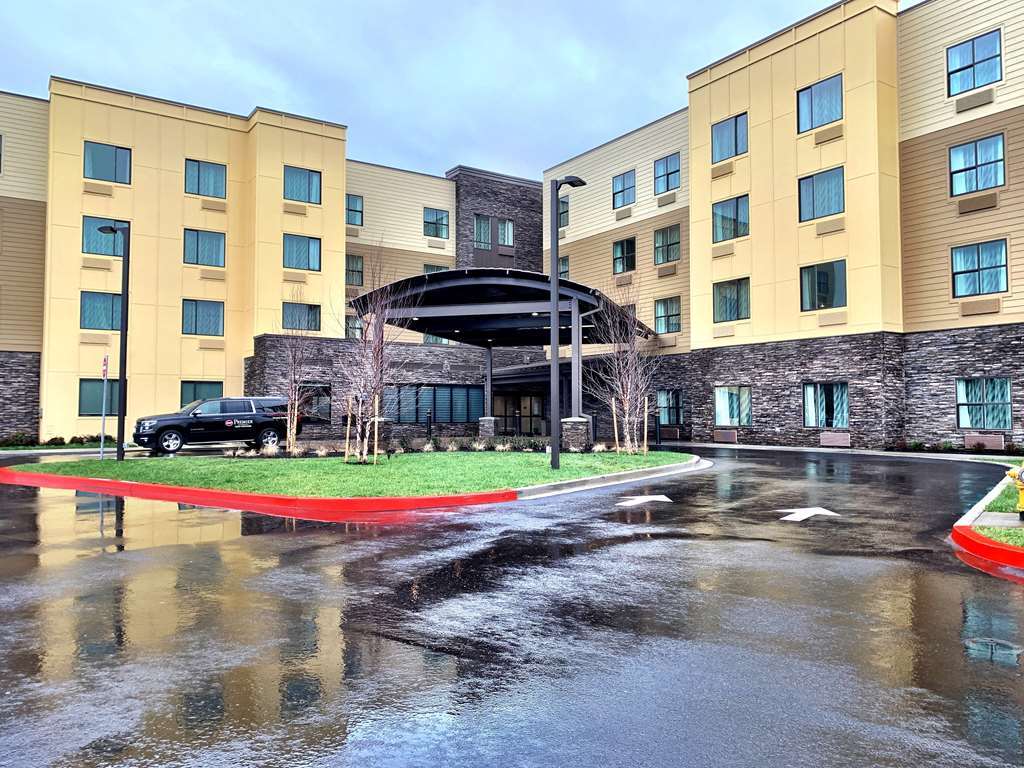 Best Western Premier Hotel At Fisher'S Landing Vancouver Exterior photo